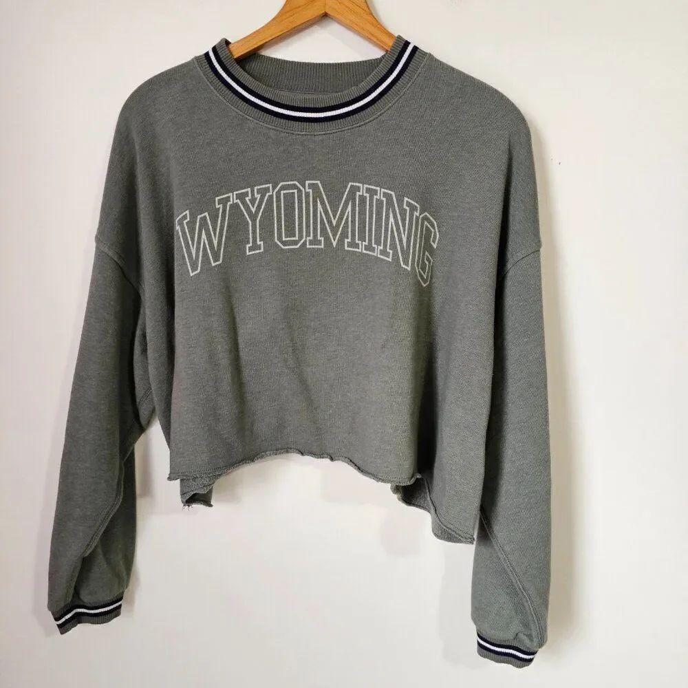 EUC AMERICAN EAGLE WYOMING PRINT OVERSIZED RAW HEM SWEATSHIRT SIZE SMALL